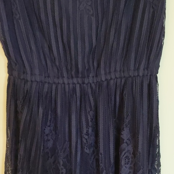 Lace Party Dress 👗 - Picture 3 of 5